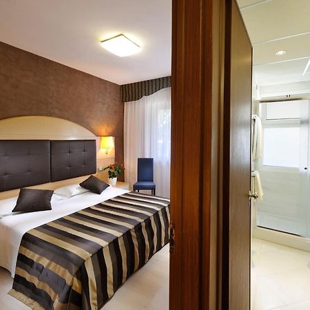 Hotel Eros Lignano Sabbiadoro Dış mekan fotoğraf