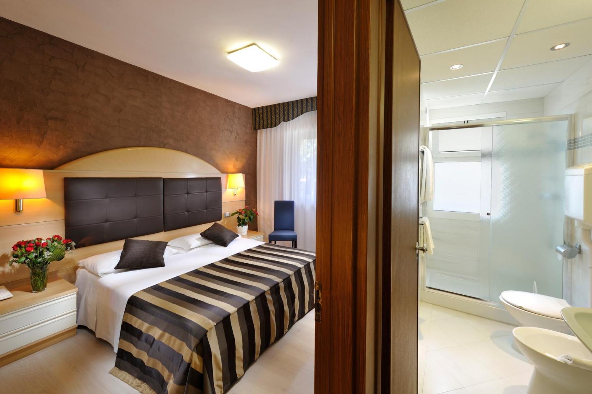 Hotel Eros Lignano Sabbiadoro Dış mekan fotoğraf