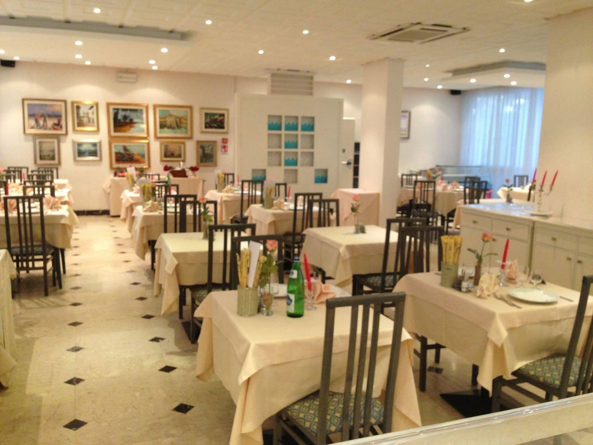 Hotel Eros Lignano Sabbiadoro Dış mekan fotoğraf