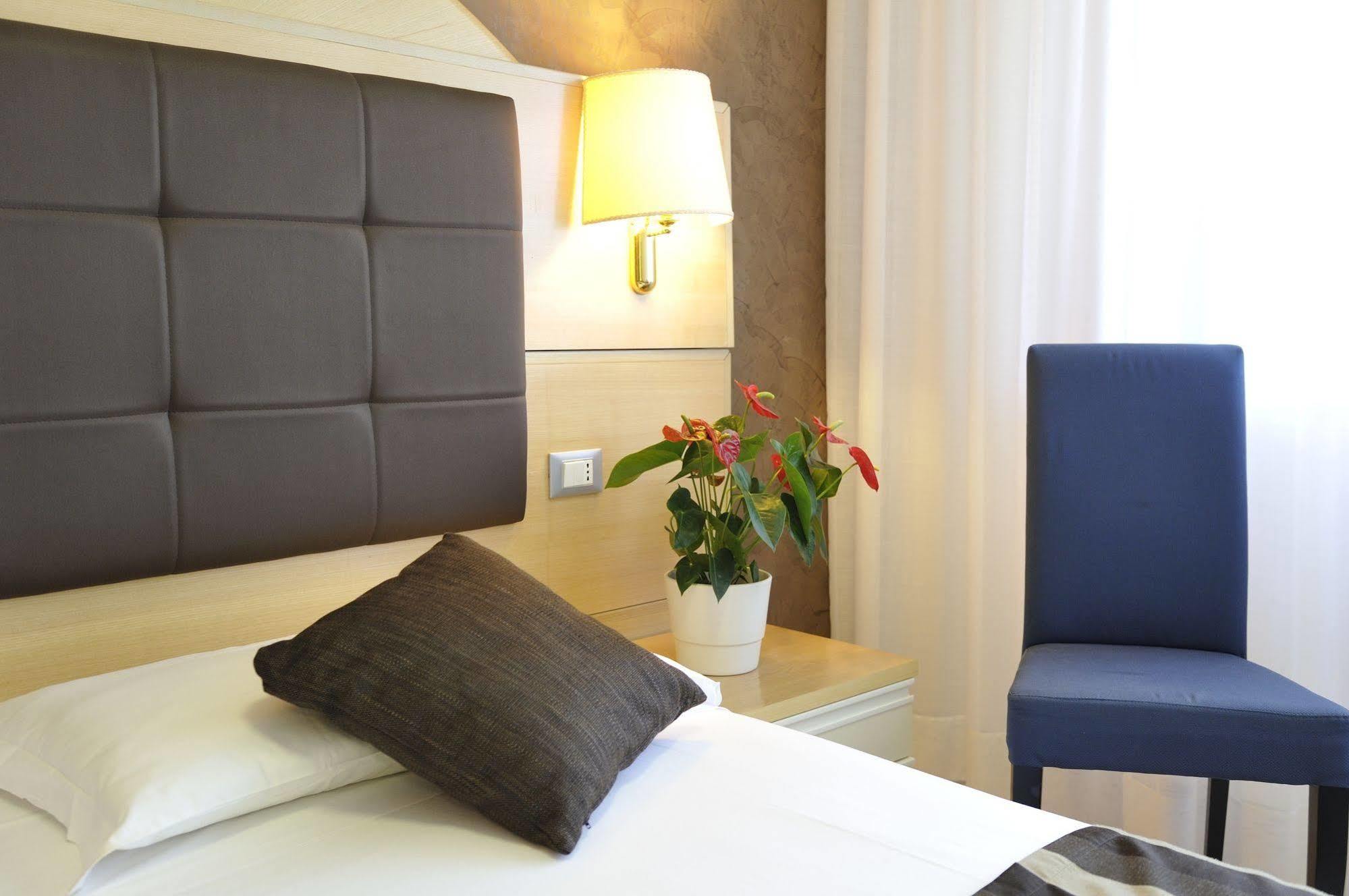 Hotel Eros Lignano Sabbiadoro Dış mekan fotoğraf