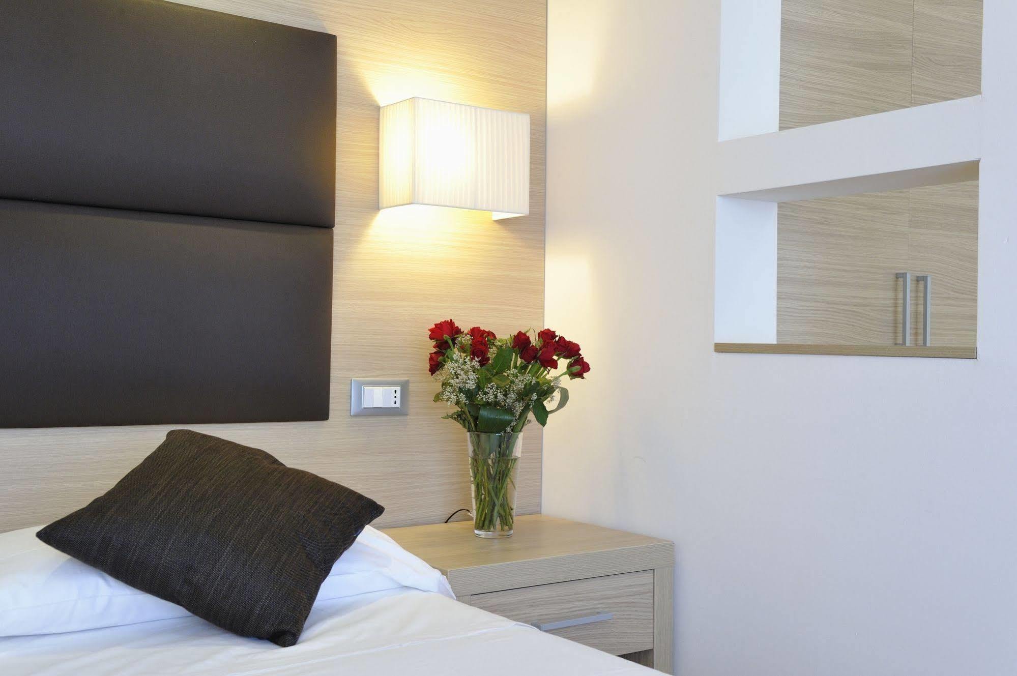 Hotel Eros Lignano Sabbiadoro Dış mekan fotoğraf